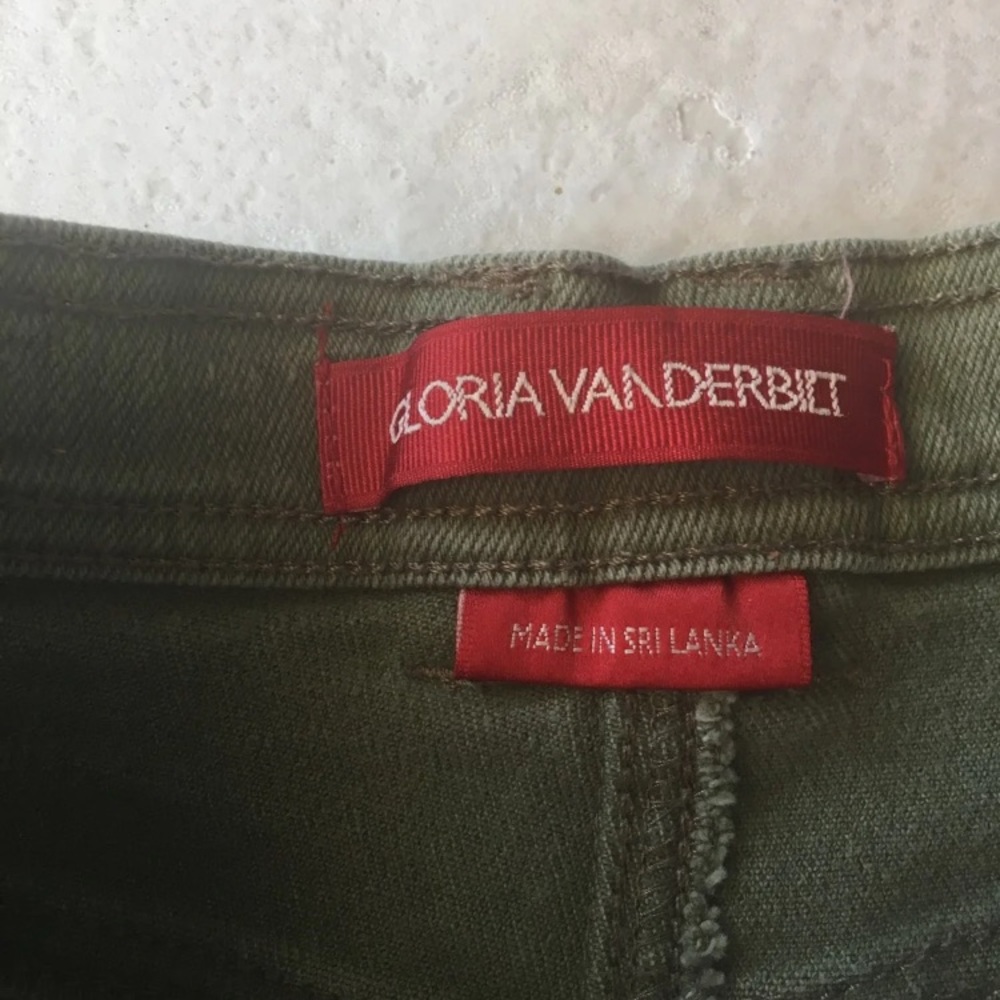 Shorts - Picture 6 of 6